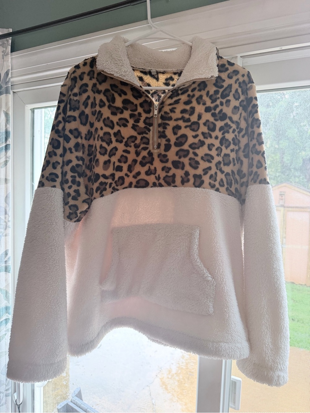 Leopard Colorblock Sherpa Pullover Sweater - Cream/Leopard